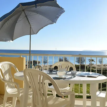 T2 Avec Parking Au Bord De La Plage - Fr-1-251-586 * Le Lavandou