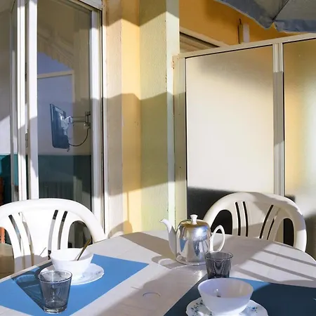 T2 Avec Parking Au Bord De La Plage - Fr-1-251-586 Le Lavandou