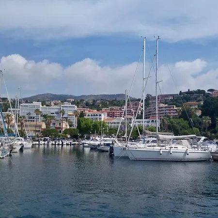 Apartment T2 Avec Parking Au Bord De La Plage - Fr-1-251-586 Le Lavandou